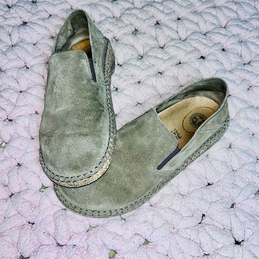 Slip on - Picture 3 of 6